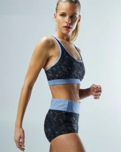 TYR Durafast Elite® Women's Casey Boyshort - Carbon Hex -TYR Store BSCCHX7A 001 alt07