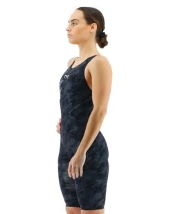 TYR Women's Venzo™ Closed Back - USA Blackout Camo -TYR Store vzcucb6a 921 alt03